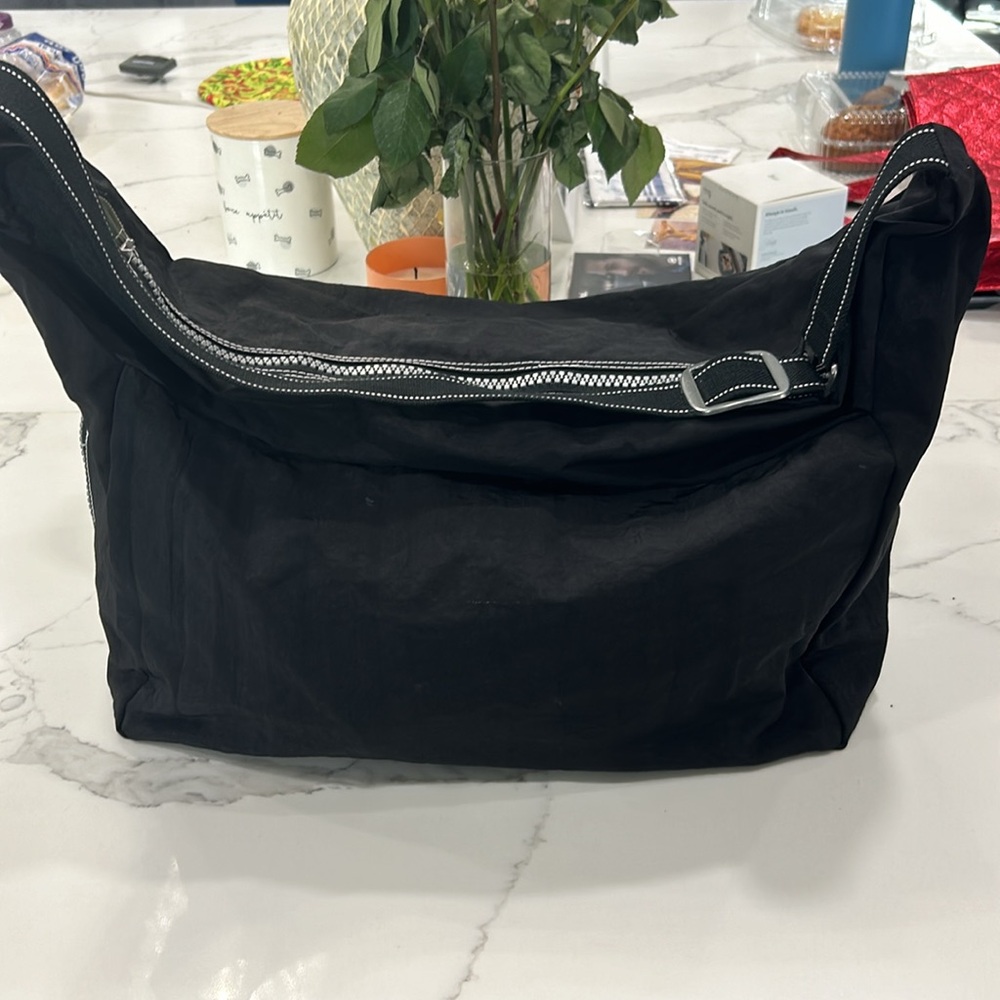 People Weekly Versatile Black Bag. - Picture 3 of 7